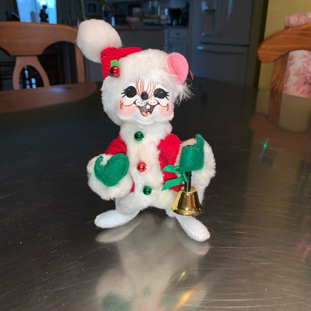 annalee caroler • male